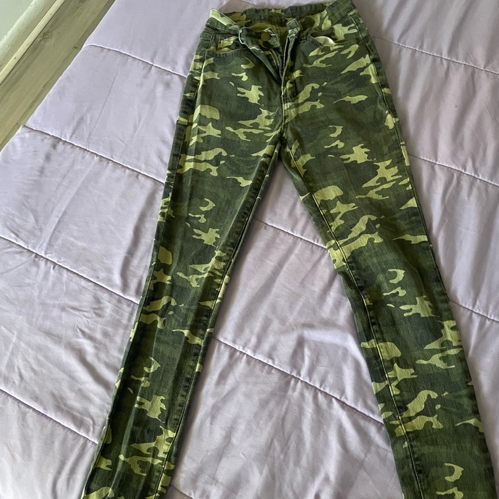 Cargo camo jeans
